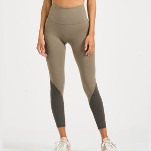 vuori colorblock studio legging